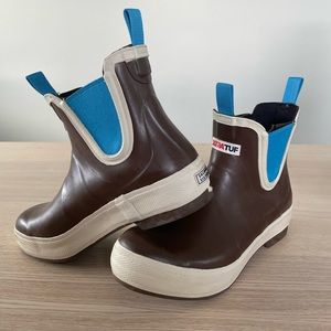 Salmon Sisters x Xtratuf 6” Puffin Legacy Ankle Deck Boot